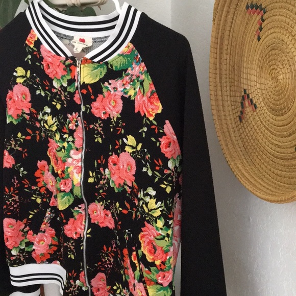 Sold - Picture 3 of 4